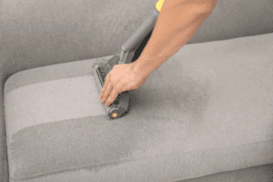 Higienização de estofados para evitar pragas em casa